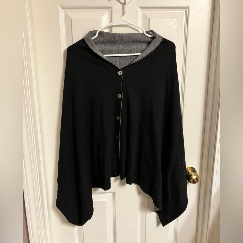 Orvis | Black with Reversible Gray Cape Coat 100% Wool